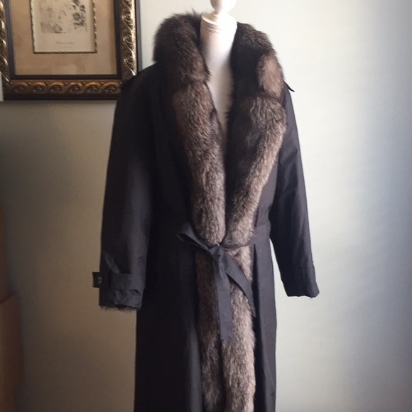 Reversible Mink Trench Coat with Crystal Fox Trim - Picture 7 of 8